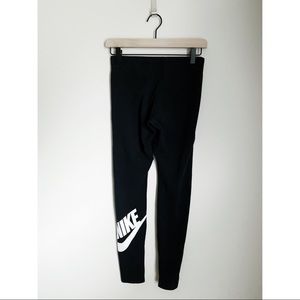Nike Sportswear Leg-A-See Leggings
